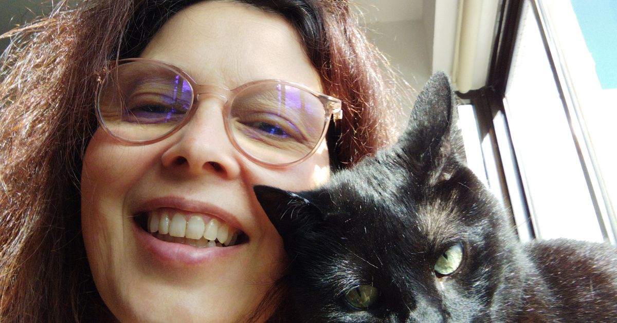 Ana Castanheira - coaching consciente para tutores, soul coaching, terapias com gatos, florais de bach para gatos, consulta comportamental para felinos domésticos, catcare, catsitting, formação, poeta